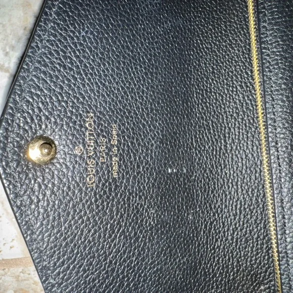 Louis Vuitton SARAH button wallet